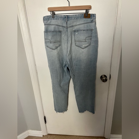 American Eagle Curvy Mom Jeans - Picture 2 of 5